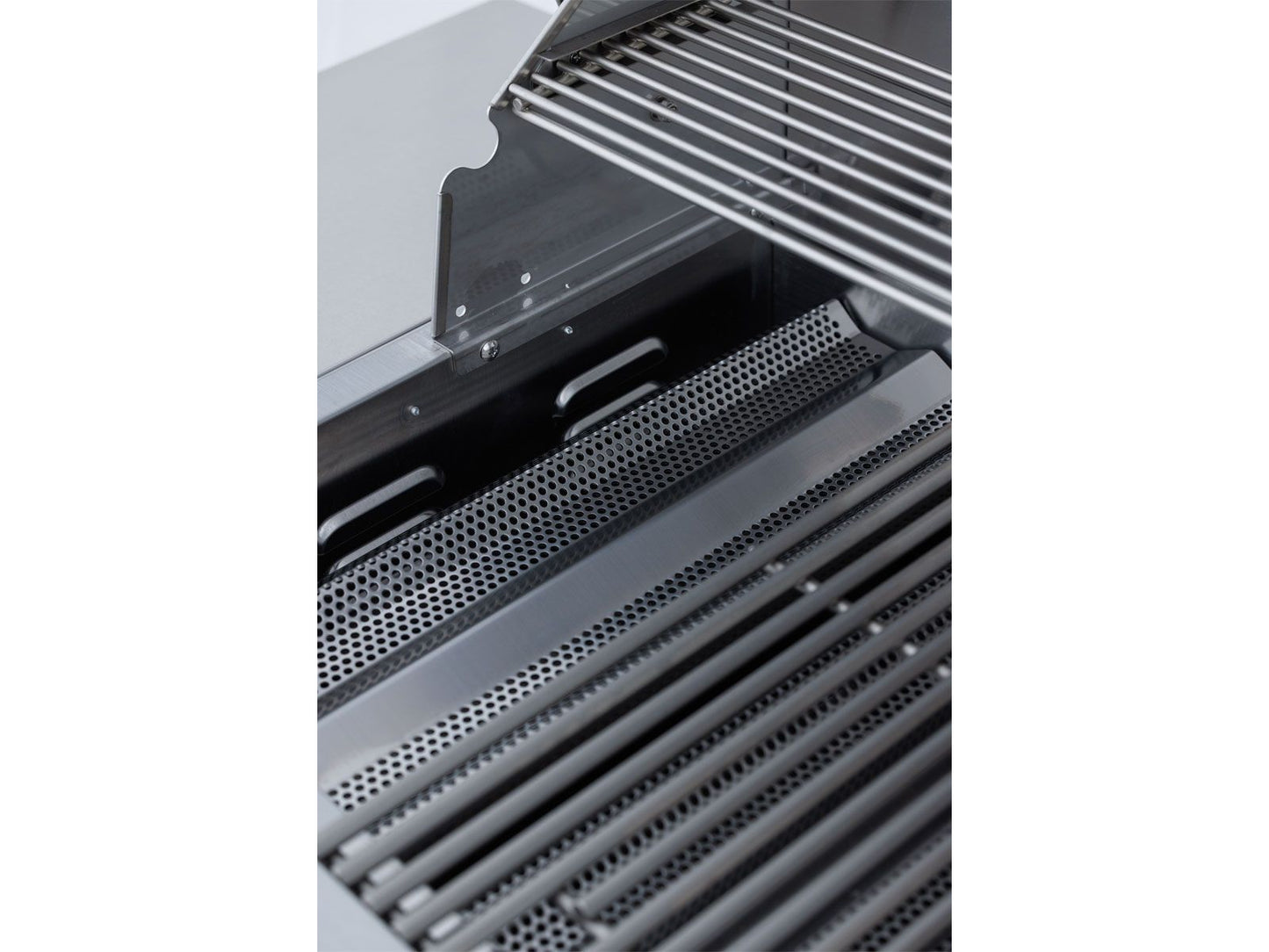 Blaze BCM 32-in 4-Burner Freestanding Gas Grill